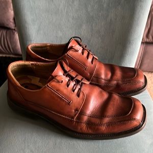 Dress shoes size 10M, Docker’s brand proStyle, brown in color